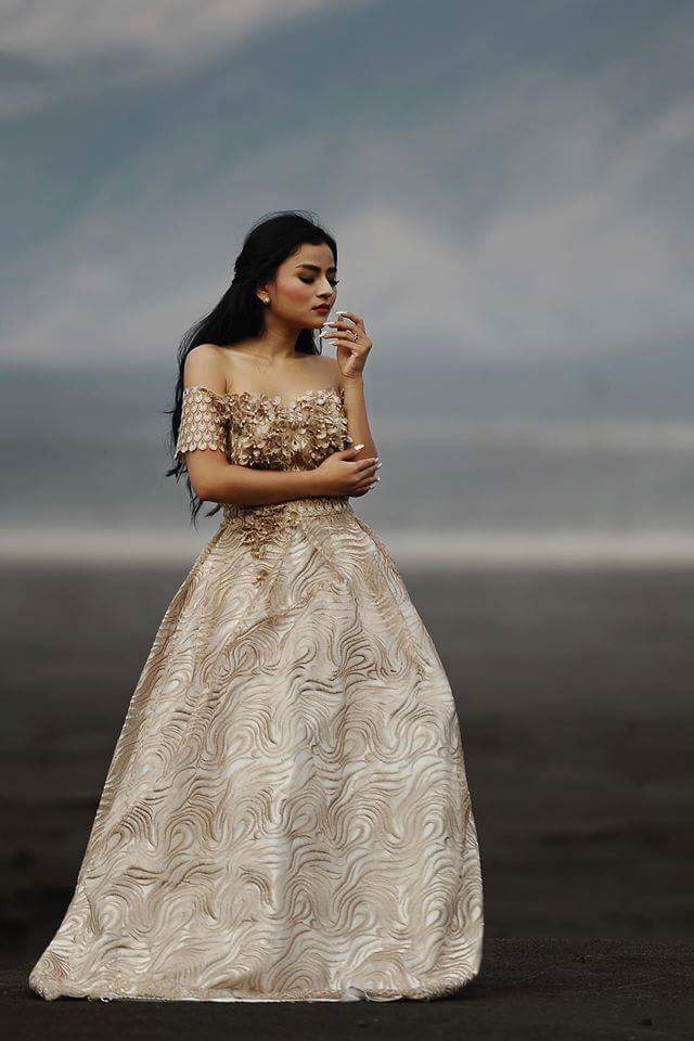 SISSY RALINE HOT PHOTOSHOOT IN BROMO | Model Sexy Indonesia