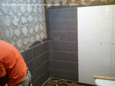 AZULEJOS, ALICATADOS Y ALICATADORES.: CUARTO DE BAÑO RENOVADO CON