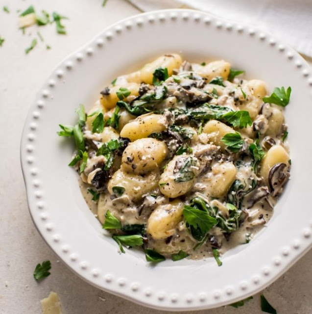 Creamy Mushroom and Spinach Gnocchi