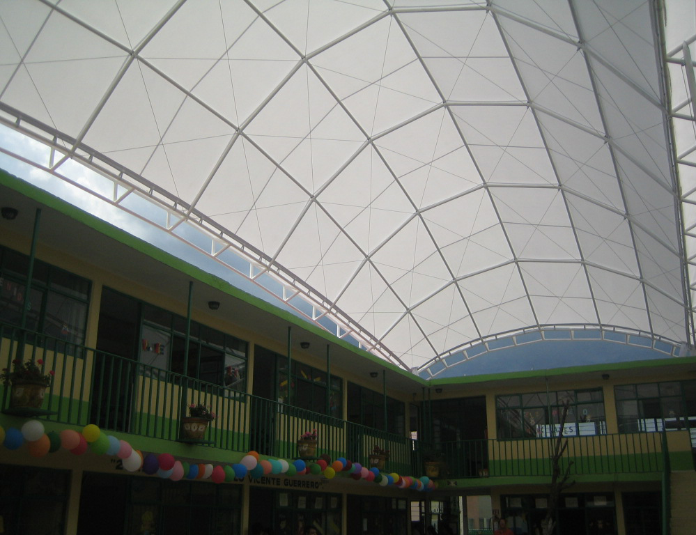 cubiertas ligeras: Patio escolar cubierto