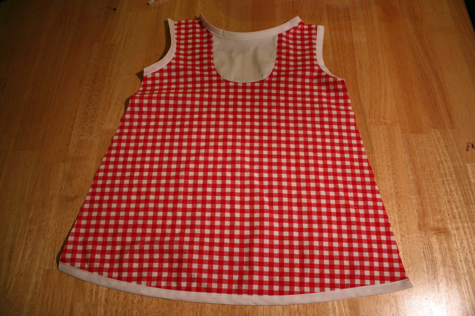 The witty tales of trendymeg: The Picnic Dress (Tutorial)