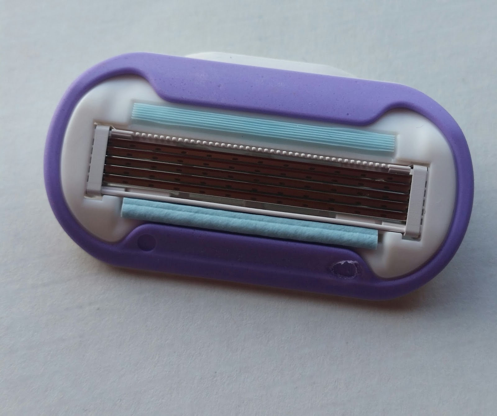 Belugas in VA Gillette Venus Swirl review