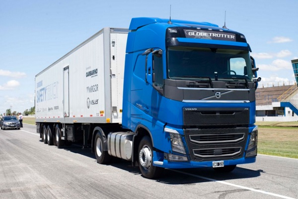 Samsung y Volvo presentaron el Safety Truck argentino