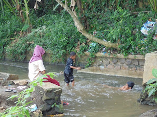 Ngumbul Banyakbang, Sumber Mata Air Kalidawir Tulungagung, Kenangan Sejarah Atlantis Kalidawir, Tulungagung, Wisata Sumber Mata Air, Wisata Alam Tulungagung, Leshutama, Peduli Mata Air, Cinta Lingkungan, Selamatkan Sumber Mata Air, Hijaukan Indonesia, Segar Alami Indonesia, Ngumbul Banyakbang, Sumber Mata Air Kalidawir Tulungagung, Kenangan Sejarah Atlantis Kalidawir, Tulungagung, Wisata Sumber Mata Air, Wisata Alam Tulungagung, Leshutama, Peduli Mata Air, Cinta Lingkungan, Selamatkan Sumber Mata Air, Hijaukan Indonesia, Segar Alami Indonesia,