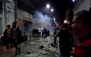 PM usa granada e spray de pimenta para dispersar público após Parada LGBT PM usa granada e spray de pimenta para dispersar público após Parada LGBT