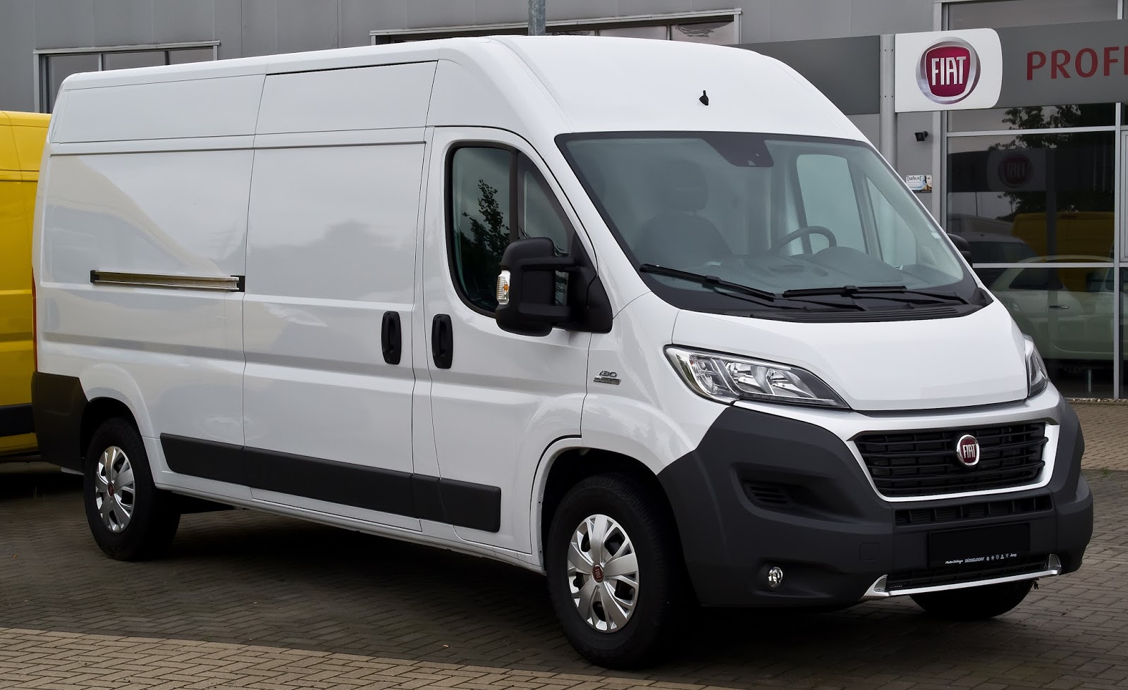 RestauraCaravan: Fiat Ducato cumple 35 años como líder en ventas del ...