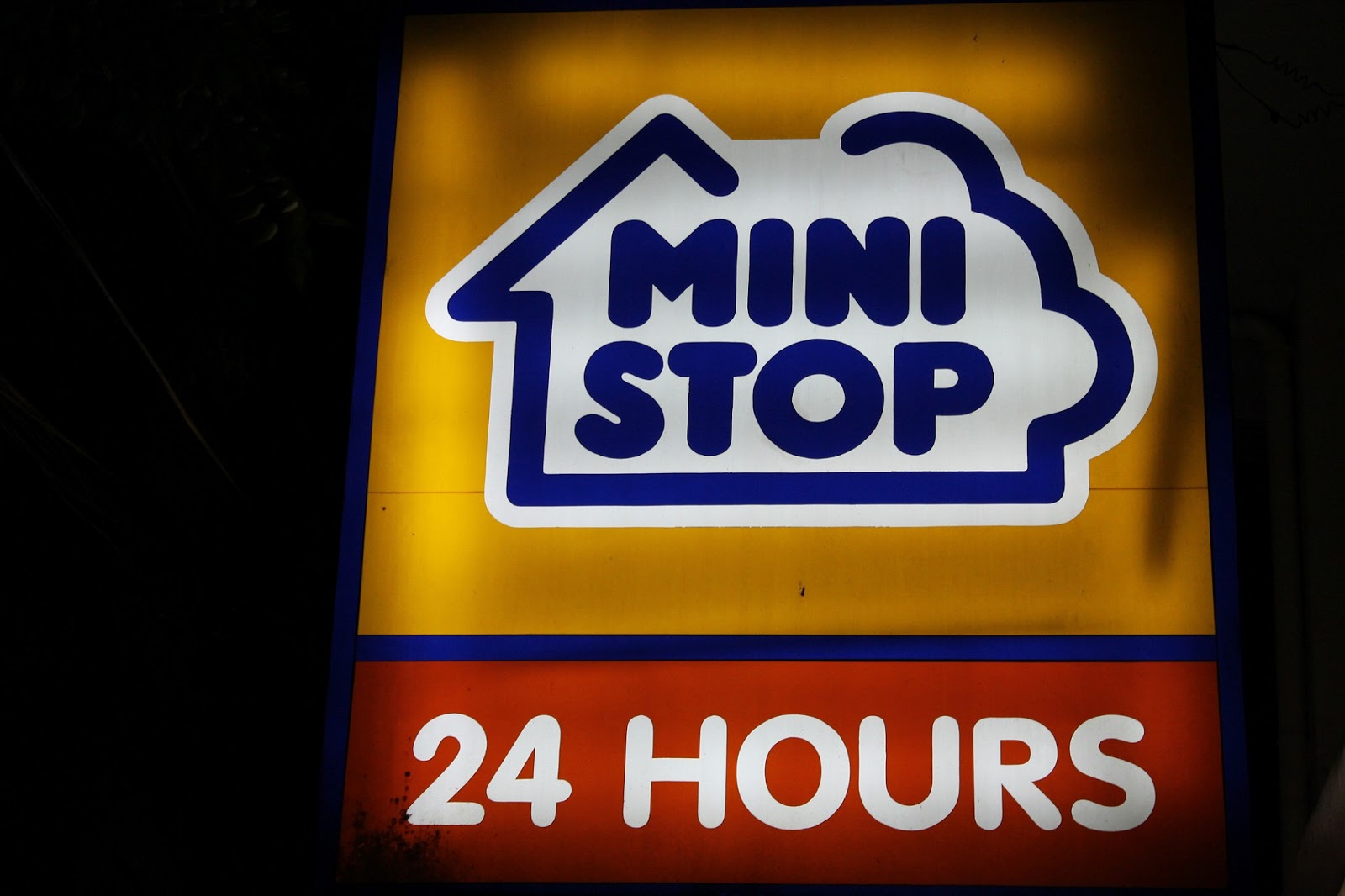 Shopping and places to hangout in the Philippines MY first entry