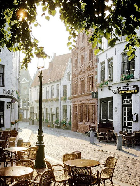 Gorgeous image of Bruges Belgium - found on Hello Lovely Studio