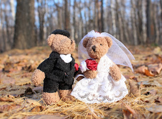 bride and groom teddy bears