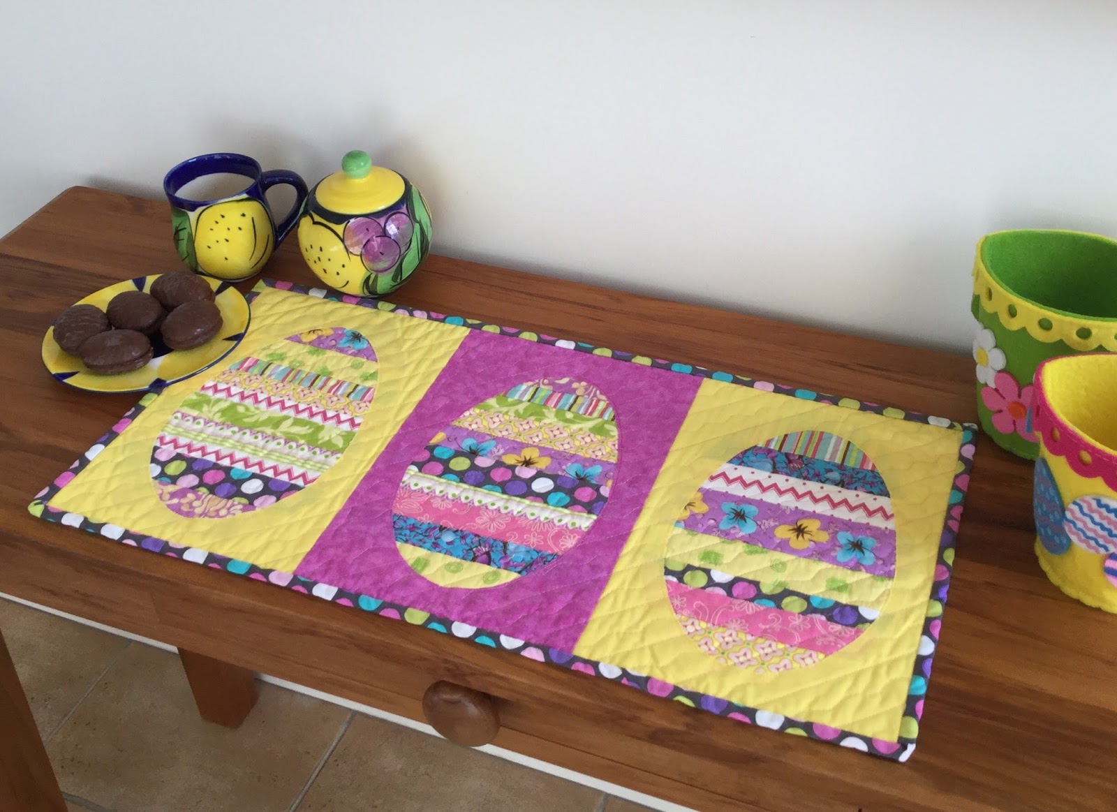 Wendy's Quilts and More An Easter table runner