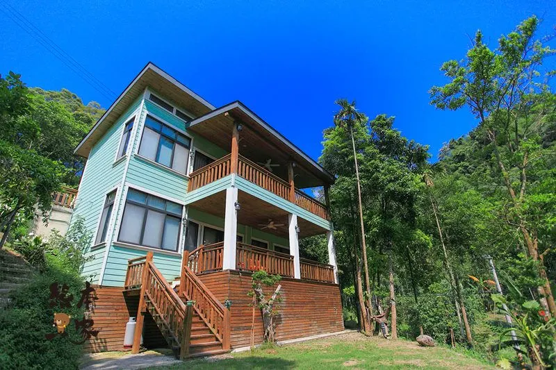 藍鵲喜居|苗栗公館民宿包棟|賞螢火蟲 油桐花 泡溫泉 烤肉