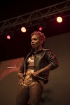 Angry SM fans force Feli Nuna off stage for hyping BHIM at Ebony Concert.