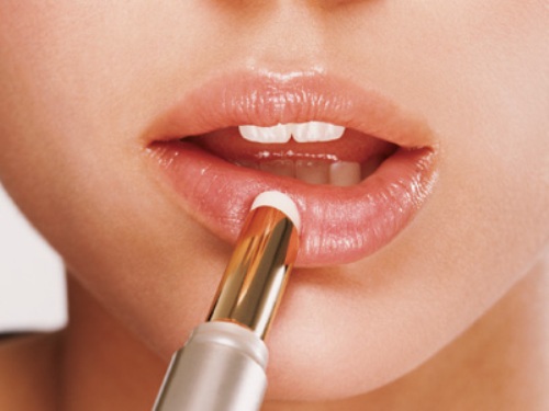 Hasil gambar untuk lipstik tahan lama di bibir