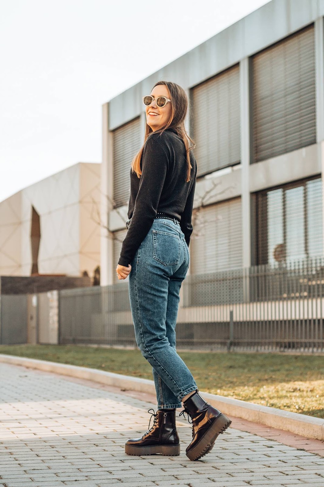 basic outfit mom jeans chunky boots basic outfit mom jeans chunky boots
