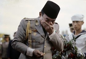 Pecahnya Tangis Presiden Soekarno karena Harus Menandatangani Hukuman Mati Sahabat Dekatnya