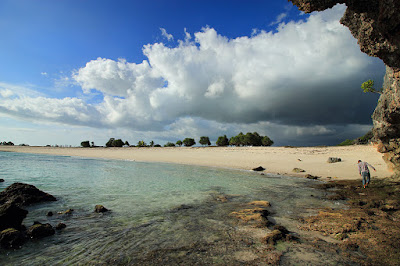 Tebing-tebing di pantai Bo'a Tebing-tebing di pantai Boa