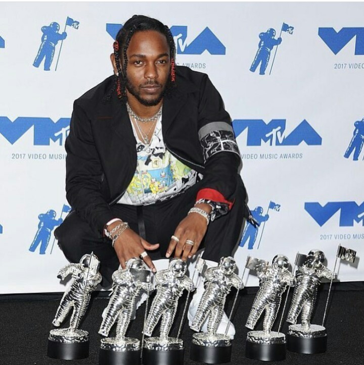 Full List of Vma's Winners And Nominees Black Dot Mandy