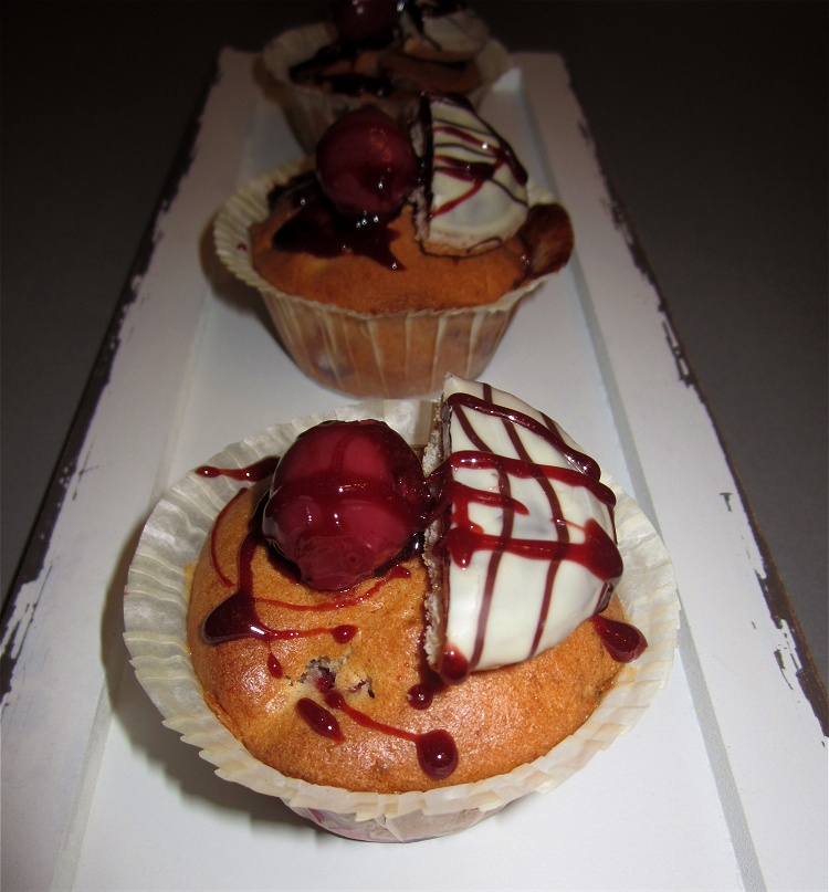 Kirsch Cake Muffins