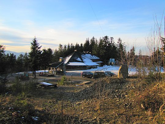 Górna stacja ośrodka narciarskiego na Chełmie.