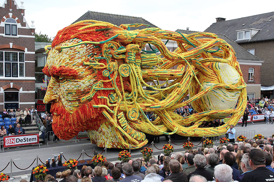 “Our grannies and granddads started it in 1936 and we still can’t have enough of it” - 19 Giant Flower Sculptures Honour Van Gogh At World’s Largest Flower Parade In The Netherlands
