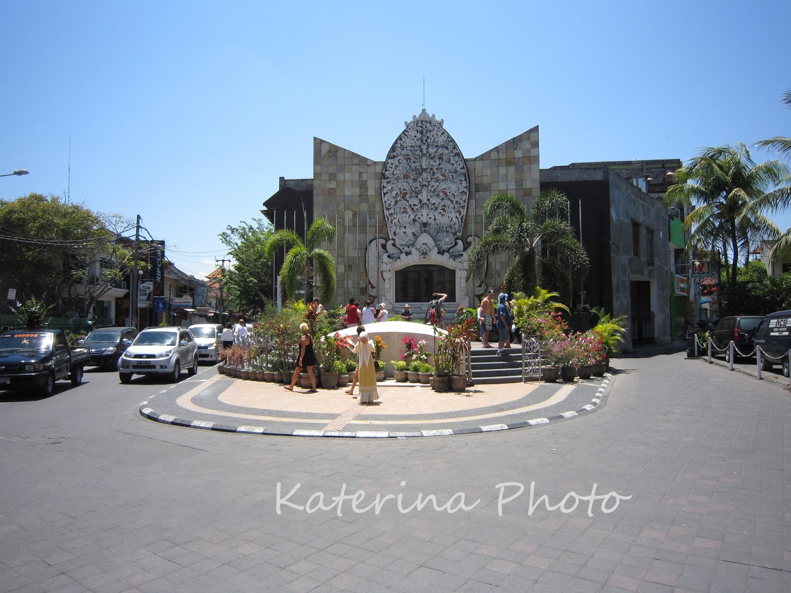 Ground Zero Bali TᖇᗩᐯEᒪEᖇIEᑎ