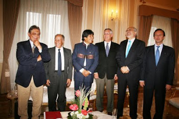 relajados se mostraron los seis personajes en la reunión sobre el Mar para Bolivia