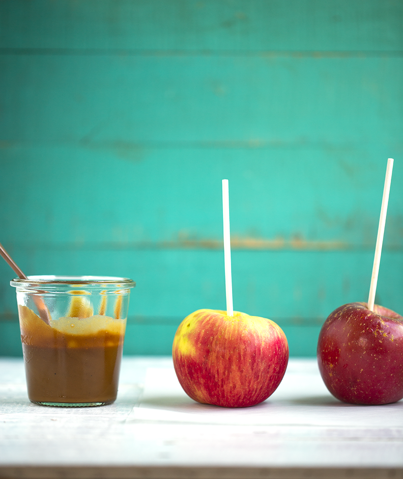 Easy Vegan Caramel Sauce, for Caramel Apples, Dipping & Drizzling