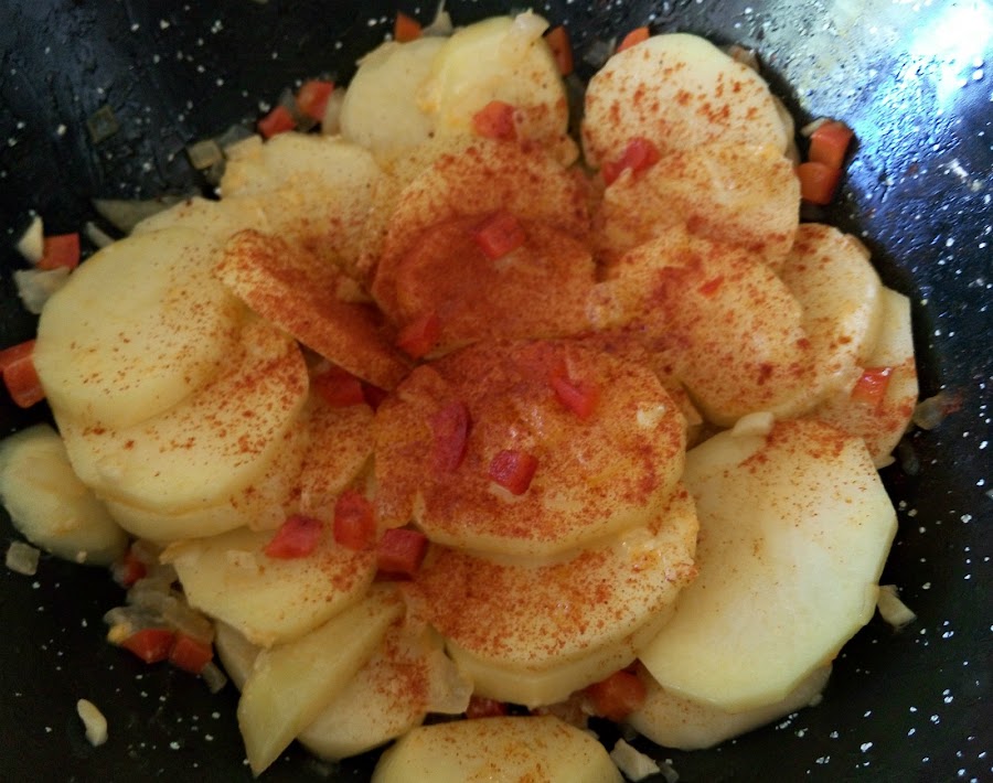 Guiso-patatas-con-bacalao