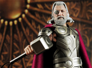 Odin con el martillo