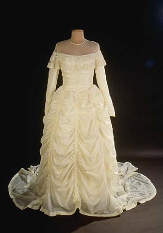 history of wedding dress