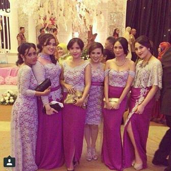 Gambar Kebaya Kombinasi Terbaru Untuk Seragam Pernikahan Wanita