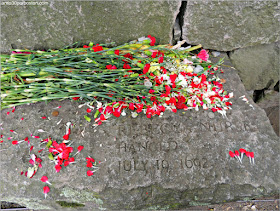 Salem Witch Trials Memorial: Decoraciones 