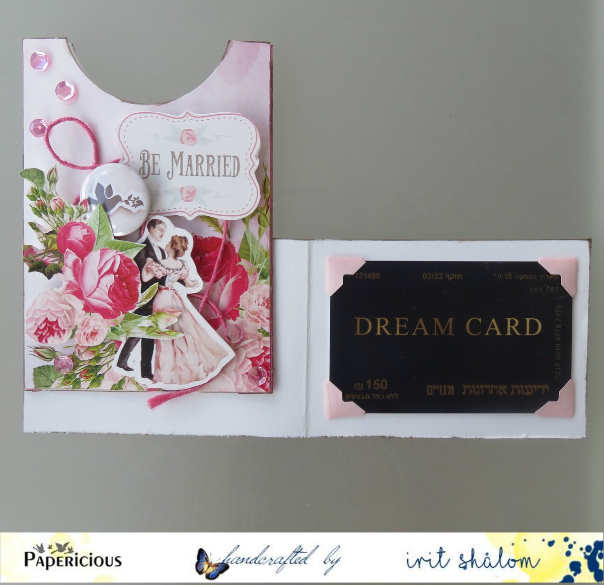 This is how it looks with a folded card holder inside the bag.