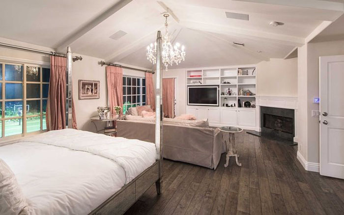 Kyle Richards' extravagant Bel Air home - Room Like This