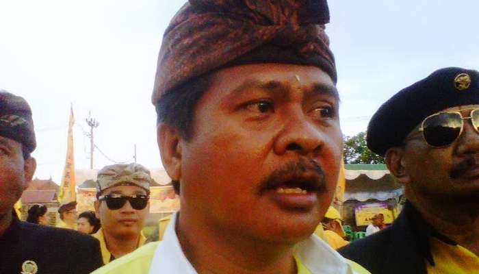 Usai Sembahyang, Wagub Sudikerta Dilarikan ke RS