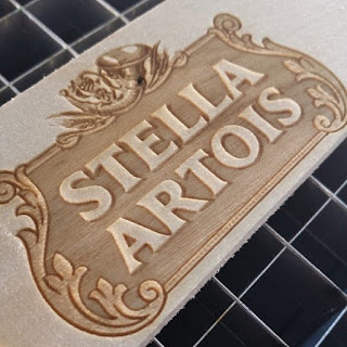 placa com logotipo placa com logotipo
