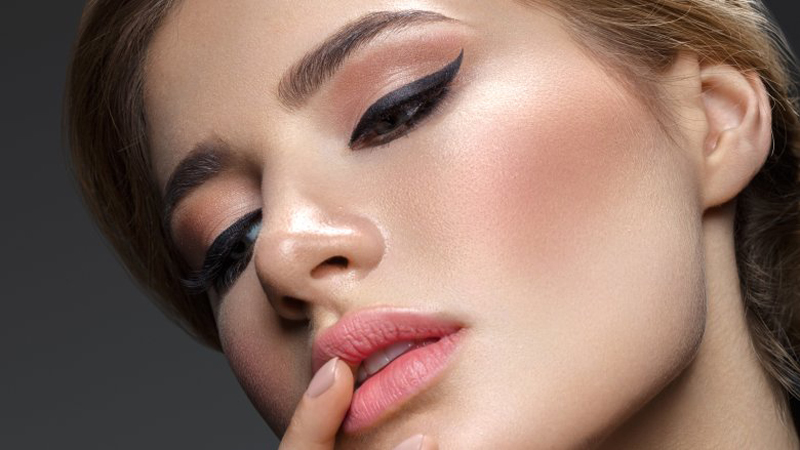 The "cat eye flick" Stunning makeup trends you'll be trying in 2019