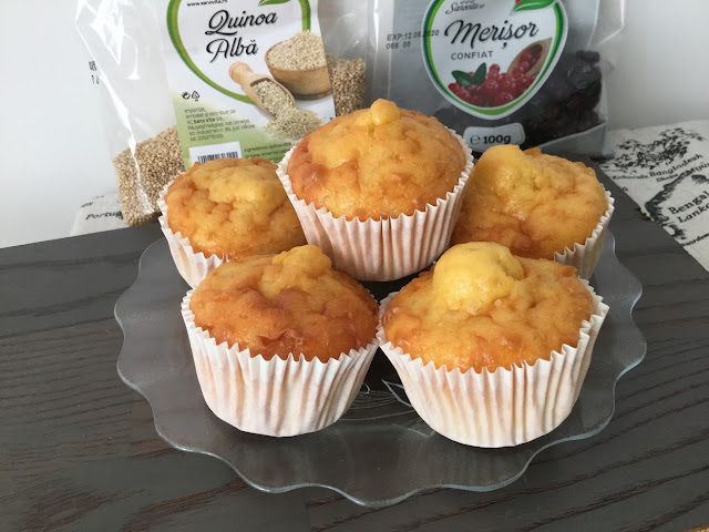 Brioșe cu quinoa și merișoare Brioșe cu quinoa și merișoare