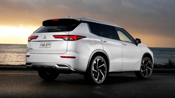 2022 Mitsubishi Outlander Specifications and Price