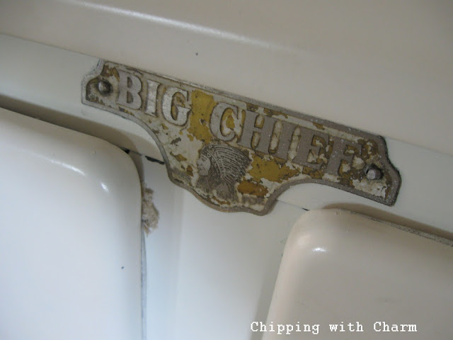 Chipping with Charm:  Small Kitchen with Junky Details...http://chippingwithcharm.blogspot.com/
