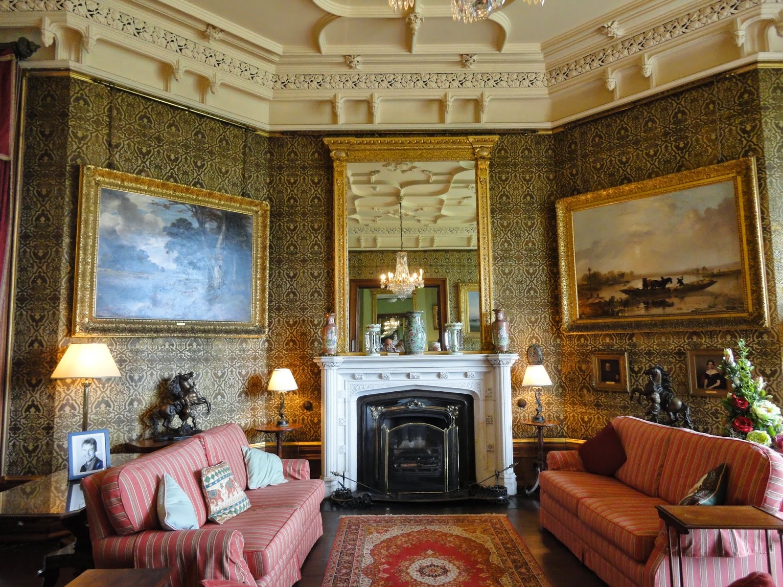 Roj Fashion & Lifestyle / Clubbing & Car Tunes The Heath House Off