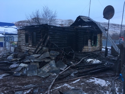 Отца признали виновным в гибели двоих детей на пожаре Отца признали виновным в гибели двоих детей на пожаре
