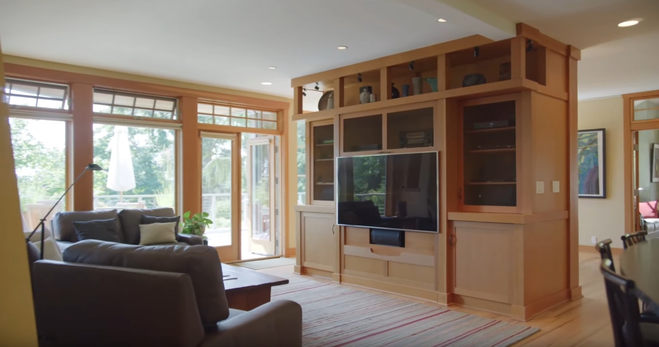 15 Photos vs. 724 14th Ave W Kirkland, WA Home Interior Design Tour