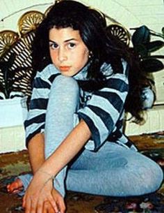 Amy Winehouse Foto de Amy Winehouse en la adolecencia sin maquillaje