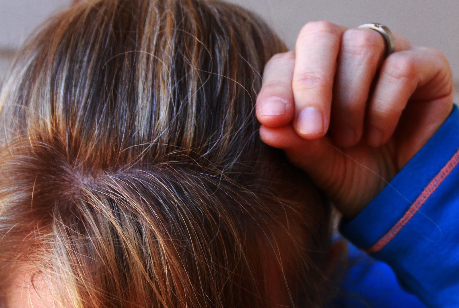 8 Cara Menghilangkan Uban Pada Rambut Secara Alami
