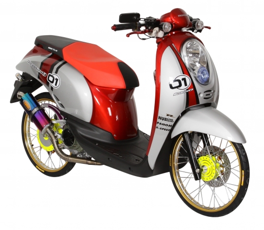Inspirasi Modifikasi Motor Scoopy Gaya Street Racing