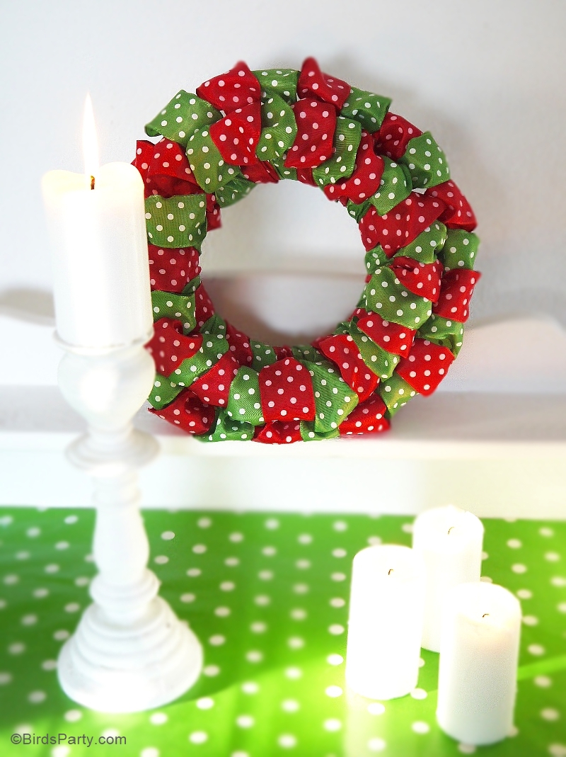 DIY Easy Christmas Ribbon Wreath | BirdsParty.com