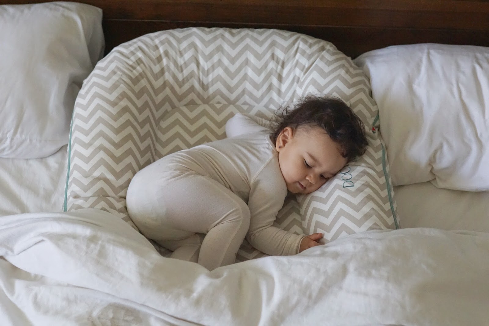 Simply Naomi TRANSITIONING FROM COSLEEPING TO CRIB