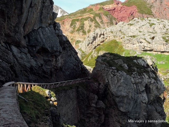 Camino a los lagos de Saliencia, Parque Natural de Somiedo, Asturias Camino a los lagos de Saliencia, Parque Natural de Somiedo, Asturias