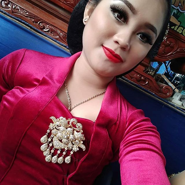 Lirik Lagu Tali Kutang Mergokahanan